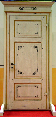 Storia falegnameria valentini, la tradizione continua... Porte interne decorate